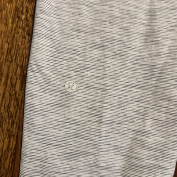 Lululemon On The Fly 7/8 pants - Picture 8 of 8